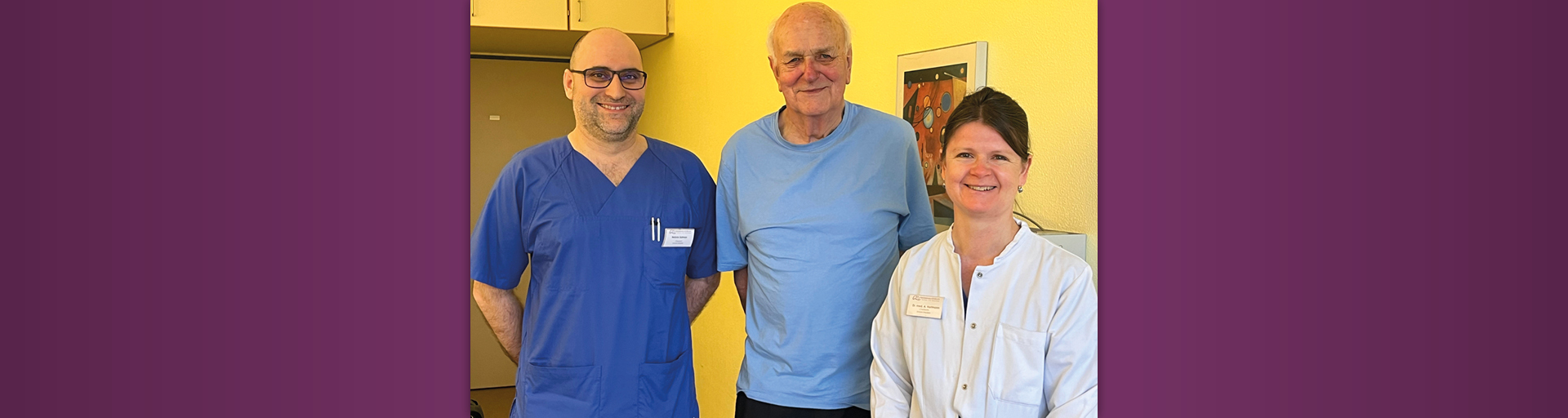 Foto von Dr. Hartmann mit Patient.