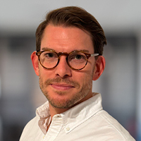 Porträtfoto von Dr. med. Matthias B. D. Siebler.